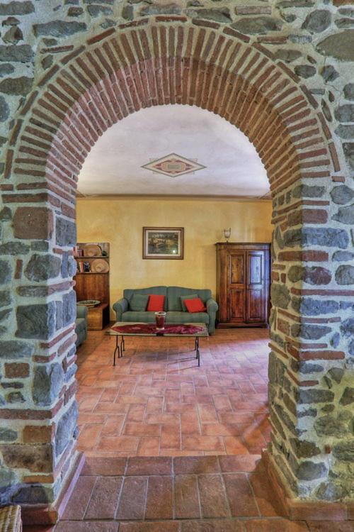 Casa Vacanze La Porta Vinci Exterior photo